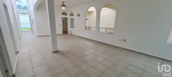 NEX-75413 - Casa en Venta, con 4 recamaras, con 4 baños, con 278 m2 de construcción.