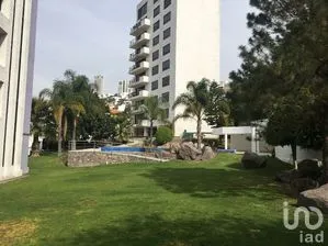NEX-294004 - Departamento en Renta, con 3 recamaras, con 4 baños, con 242 m2 de construcción.
