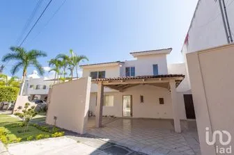 NEX-201956 - Casa en Venta, con 3 recamaras, con 4 baños, con 227 m2 de construcción en Gaviotas, CP 48328, Jalisco.