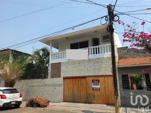 NEX-275006 - Casa en Venta, con 300 m2 de construcción en Reforma, CP 91919, Veracruz.
