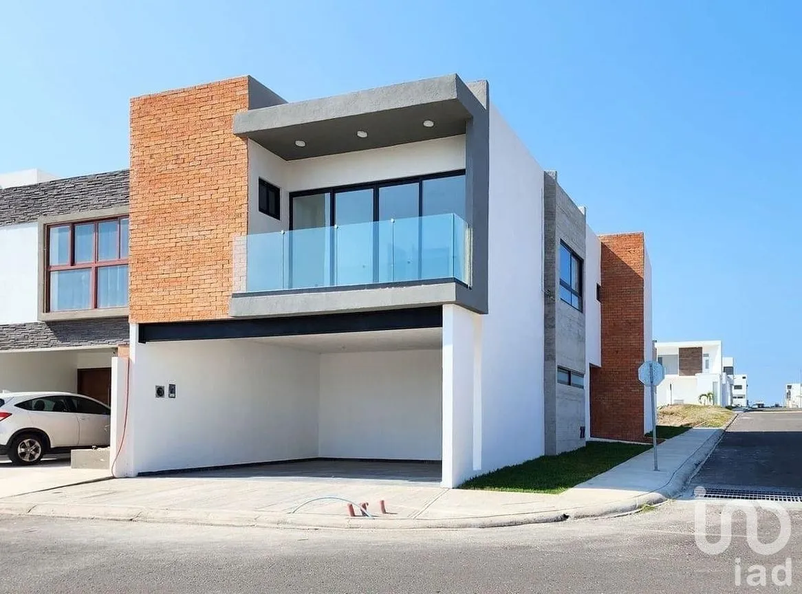 Casa en Venta en Lomas de la Rioja, Alvarado, Veracruz | NEX-285188 | iad México | Foto 1 de 10