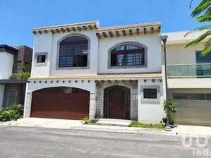 NEX-74449 - Casa en Venta, con 3 recamaras, con 3 baños, con 328 m2 de construcción en Lomas Diamante, CP 95264, Veracruz de Ignacio de la Llave.