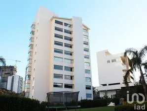 NEX-71330 - Departamento en Renta, con 3 recamaras, con 3 baños, con 255 m2 de construcción.