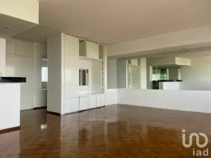 NEX-71415 - Departamento en Venta, con 2 recamaras, con 2 baños, con 170 m2 de construcción.