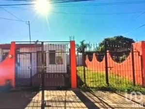 NEX-280373 - Casa en Venta, con 3 recamaras, con 1 baño, con 77 m2 de construcción en Villas La Loma, CP 45134, Jalisco.