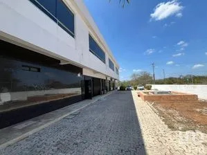 NEX-202535 - Local en Renta, con 2 baños, con 420 m2 de construcción en Ciudad Caucel, CP 97314, Yucatán.