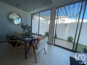 NEX-73239 - Casa en Venta, con 3 recamaras, con 3 baños, con 152 m2 de construcción.