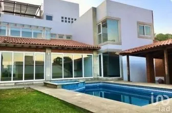 NEX-267699 - Casa en Venta, con 4 recamaras, con 5 baños, con 321 m2 de construcción en Ahuatlán Tzompantle, CP 62130, Morelos.