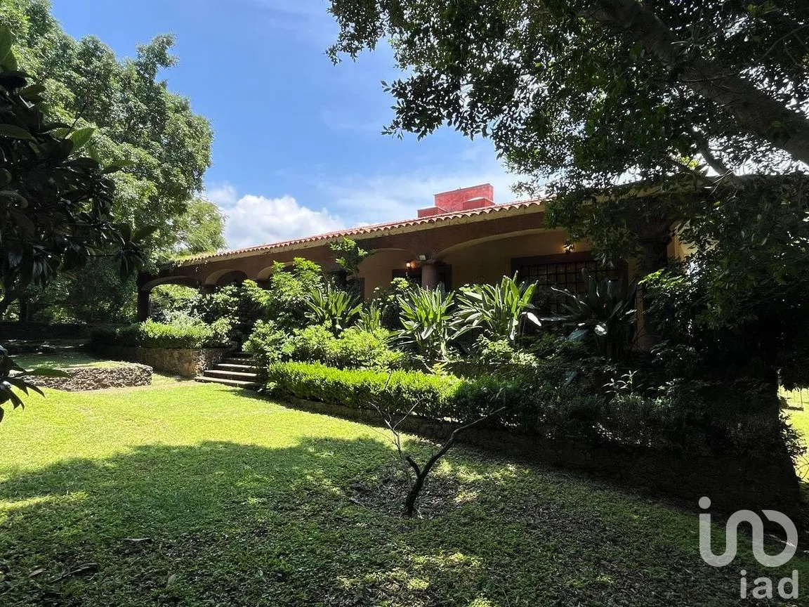 Casa en Venta en Del Carmen, Tepoztlán, Morelos | NEX-277127 | iad México | Foto 2 de 19