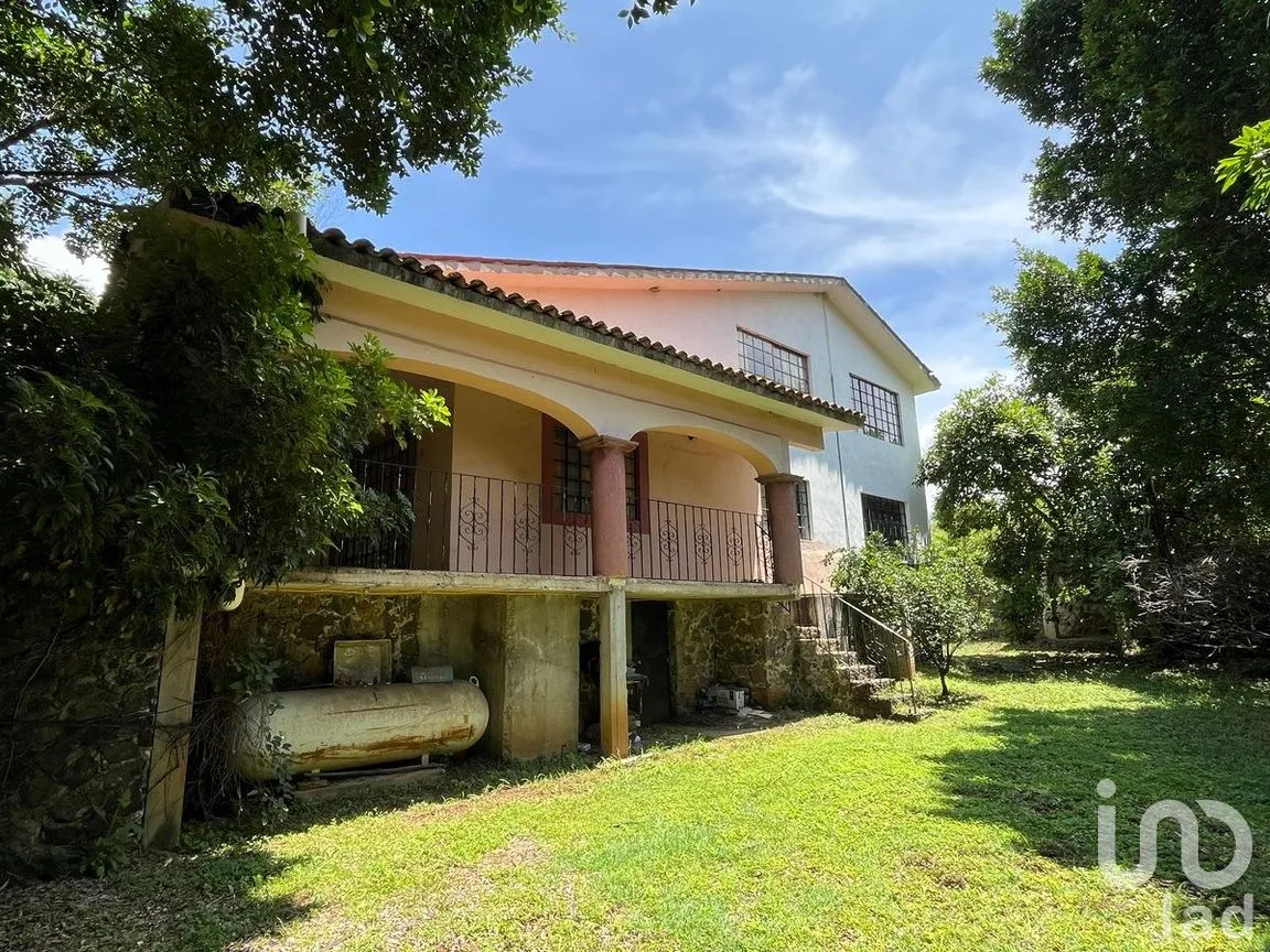 Casa en Venta en Del Carmen, Tepoztlán, Morelos | NEX-277127 | iad México | Foto 3 de 19