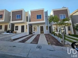 NEX-228057 - Casa en Renta, con 3 recamaras, con 2 baños en Cuesta Blanca, CP 22650, Baja California.