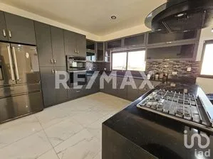 NEX-292985 - Casa en Renta, con 4 recamaras, con 3 baños, con 380 m2 de construcción en Playas de Tijuana, CP 22517, Baja California.
