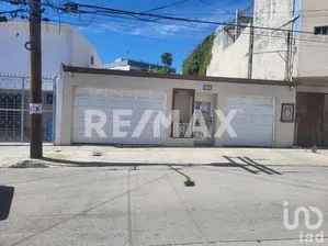 NEX-299099 - Casa en Renta, con 3 recamaras, con 2 baños.