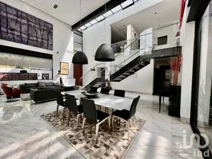 NEX-201950 - Casa en Venta, con 3 recamaras, con 6 baños, con 750 m2 de construcción.
