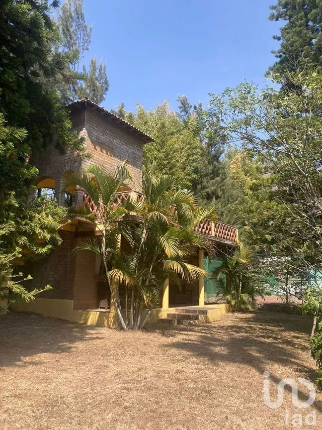 Casa en Venta en Tepoztlán Centro, Tepoztlán, Morelos | NEX-282453 | iad México | Foto 2 de 32