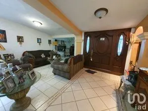 NEX-157075 - Casa en Renta, con 4 recamaras, con 3 baños, con 340 m2 de construcción en Del Valle, CP 91097, Veracruz de Ignacio de la Llave.