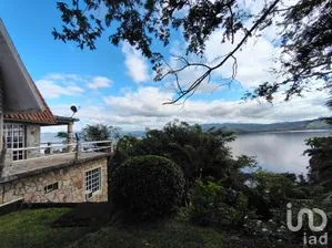 NEX-240459 - Casa en Venta, con 4 recamaras, con 2 baños, con 340 m2 de construcción en El Mirador, CP 95870, Veracruz de Ignacio de la Llave.