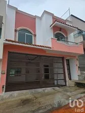 NEX-298971 - Casa en Venta, con 3 recamaras, con 3 baños, con 195 m2 de construcción en Residencial Las Cumbres, CP 91193, Veracruz de Ignacio de la Llave.