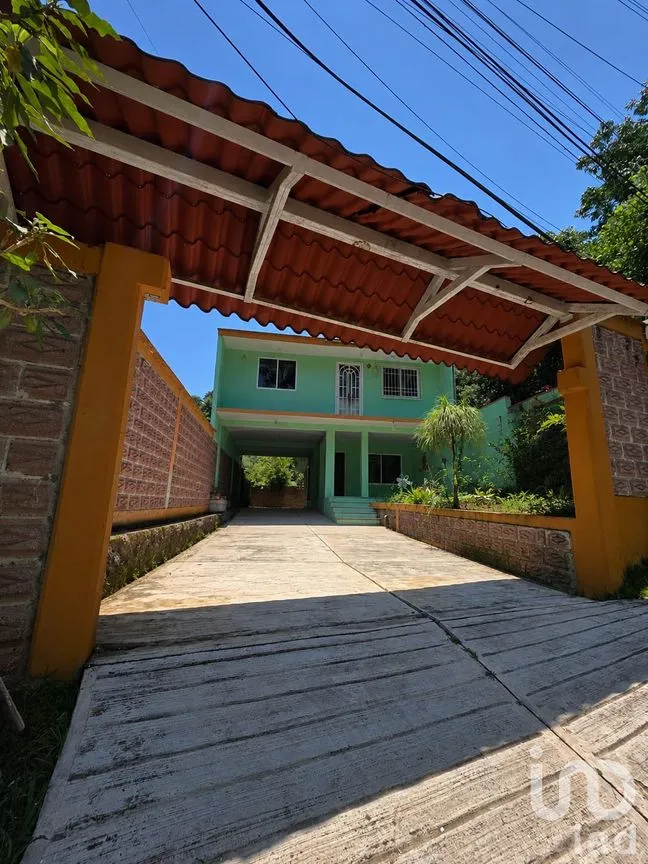 Casa en Venta en La Pitaya, Coatepec, Veracruz de Ignacio de la Llave | NEX-299263 | iad México | Foto 3 de 28