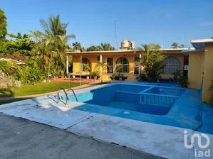 NEX-288449 - Casa en Venta, con 4 recamaras, con 4 baños, con 139 m2 de construcción en Rinconada del Mar, CP 39890, Guerrero.
