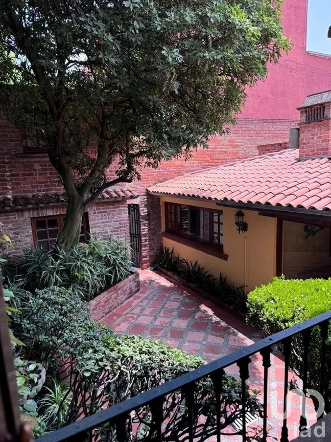 Casa en Venta en Lomas Hipódromo, Naucalpan de Juárez, Estado De México | NEX-228171 | iad México | Foto 2 de 35