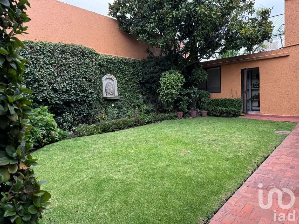 Casa en Venta en Lomas de Tecamachalco, Naucalpan de Juárez, Estado de México | NEX-288582 | iad México | Foto 1 de 24