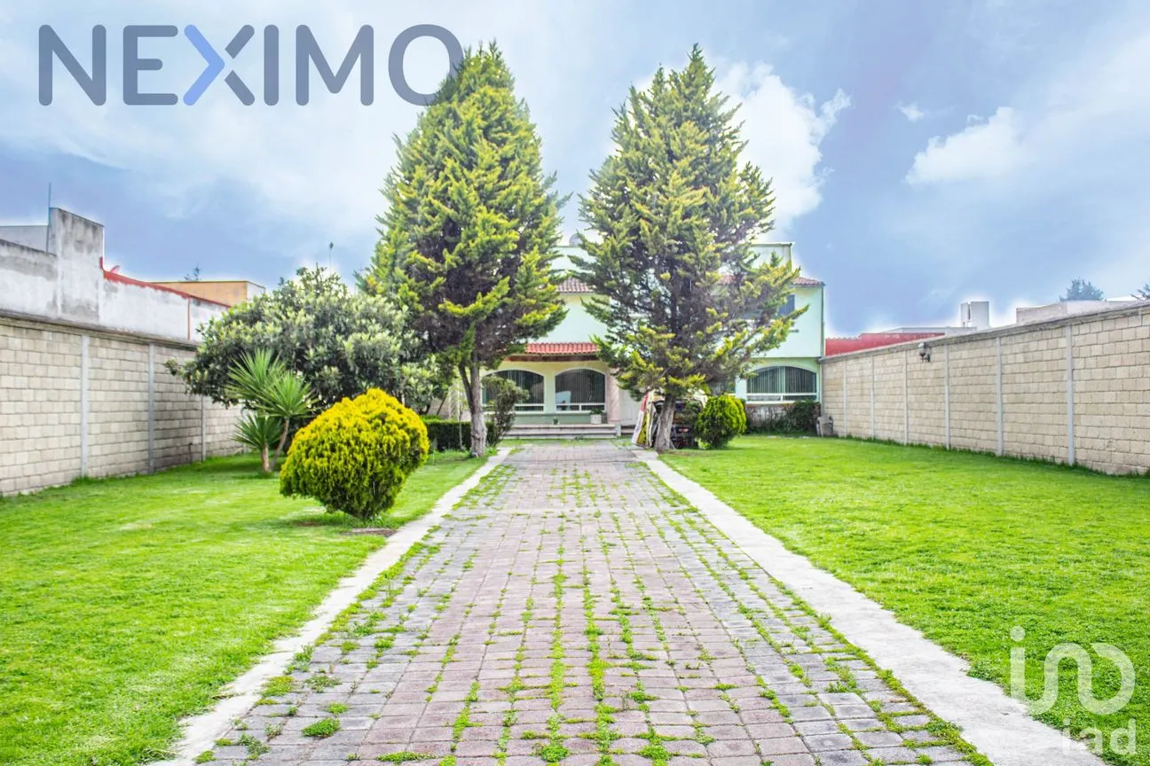 Casa en Venta en Llano Grande, Metepec, México | NEX-10028 | iad México | Foto 1 de 24