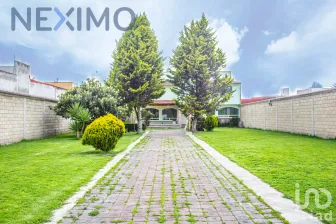NEX-10028 - Casa en Venta, con 4 recamaras, con 2 baños, con 370 m2 de construcción en Llano Grande, CP 52148, México.
