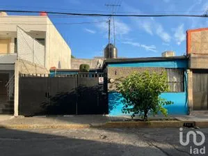 NEX-169052 - Casa en Renta, con 3 recamaras, con 2 baños, con 87 m2 de construcción en Viveros del Valle, CP 54060, México.