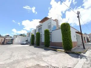 NEX-294385 - Casa en Venta, con 6 recamaras, con 5 baños, con 244 m2 de construcción.