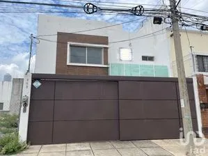 NEX-269508 - Casa en Venta, con 3 recamaras, con 3 baños, con 190 m2 de construcción en Residencial La Hacienda, CP 29030, Chiapas.
