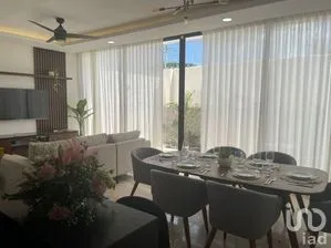 NEX-272605 - Casa en Venta, con 2 recamaras, con 2 baños, con 179 m2 de construcción en Santa Rita Cholul, CP 97130, Yucatán.