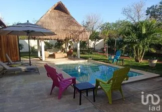 NEX-200676 - Casa en Venta, con 3 recamaras, con 3 baños, con 273 m2 de construcción.