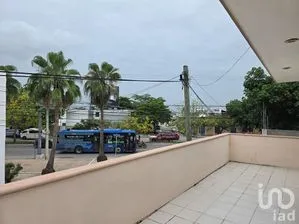 NEX-301174 - Casa en Venta, con 5 recamaras, con 4 baños, con 361.34 m2 de construcción.