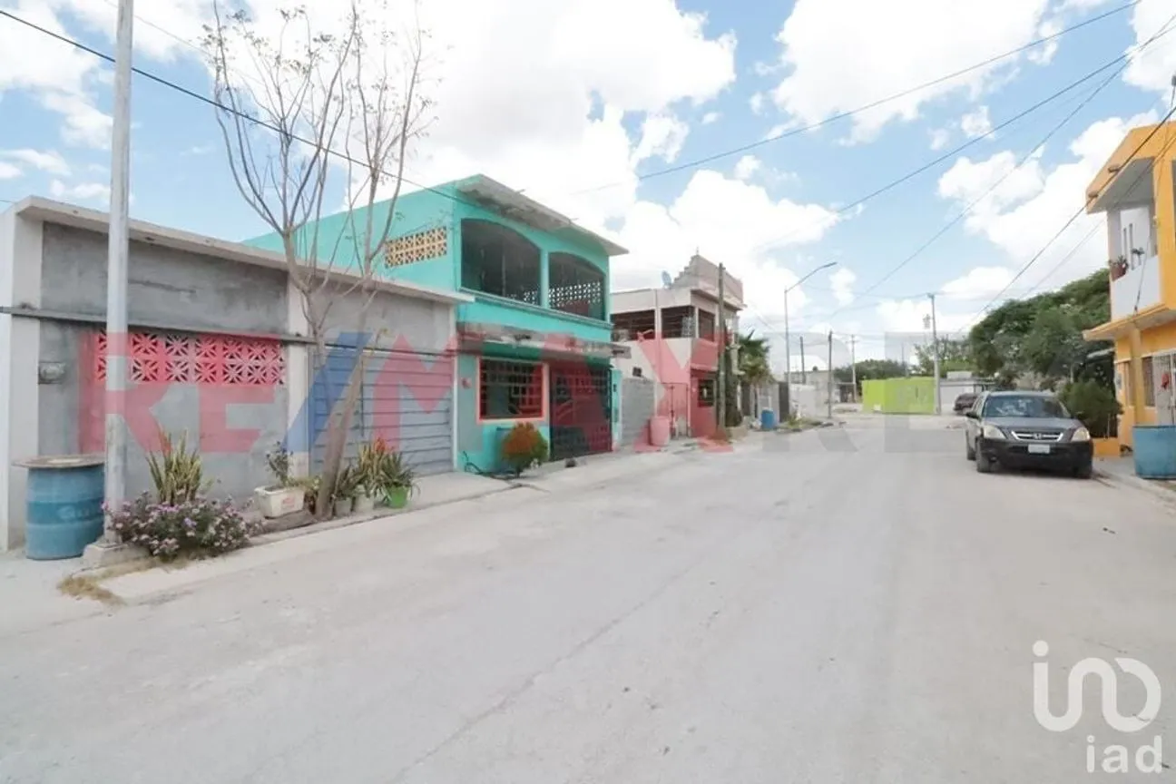 Casa en Venta en Villa Esmeralda, Reynosa, Tamaulipas | NEX-232868 | iad México | Foto 3 de 14