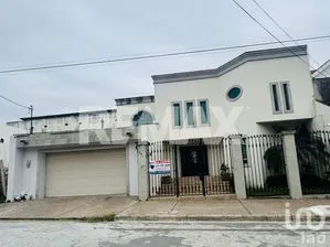 NEX-288238 - Casa en Venta, con 4 recamaras, con 5 baños, con 360 m2 de construcción en Las Fuentes, CP 88740, Tamaulipas.