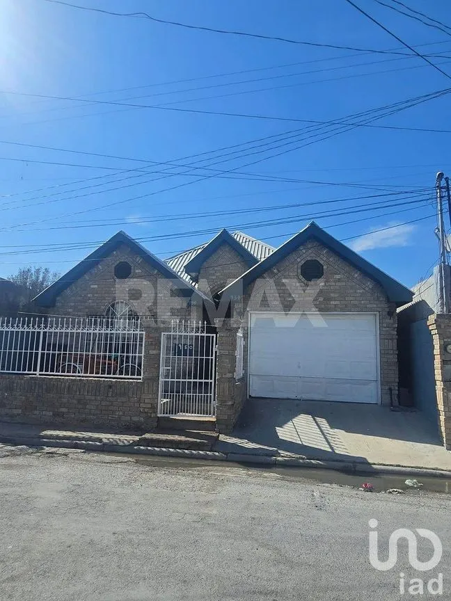 Casa en Venta en Ferrocarril Zona Centro, Reynosa, Tamaulipas | NEX-290227 | iad México | Foto 1 de 28