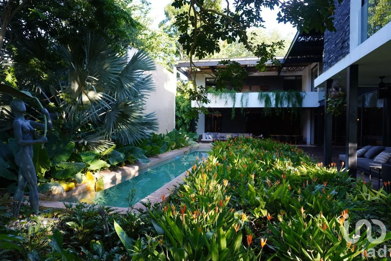 Casa en Venta en Yucatán Country Club, Mérida, Yucatán | NEX-272102 | iad México | Foto 1 de 31