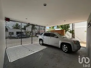 NEX-280318 - Casa en Renta, con 3 recamaras, con 3 baños, con 260.96 m2 de construcción.