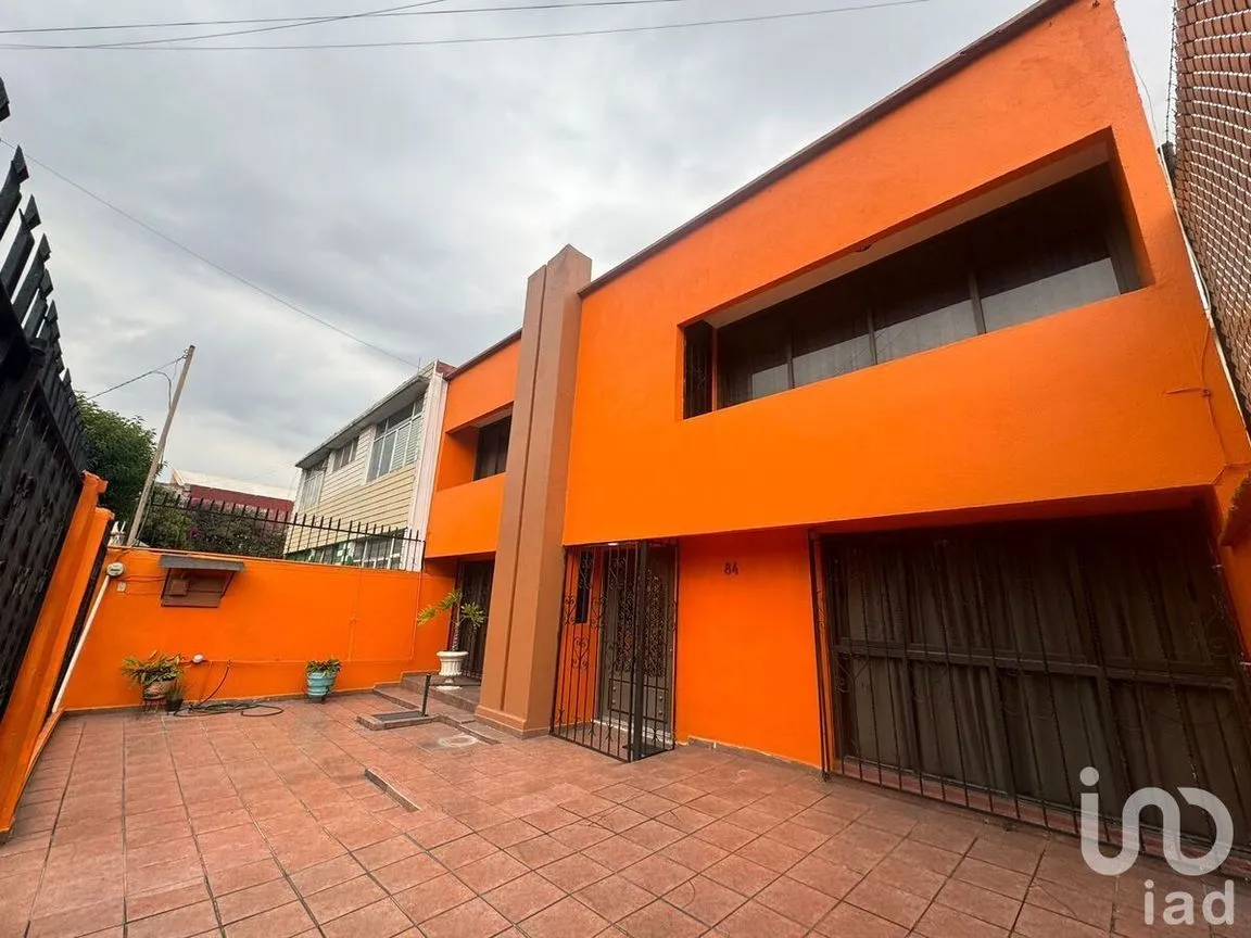 Casa en Venta en Viveros de La Loma, Tlalnepantla de Baz, Estado De México | NEX-226701 | iad México | Foto 2 de 25