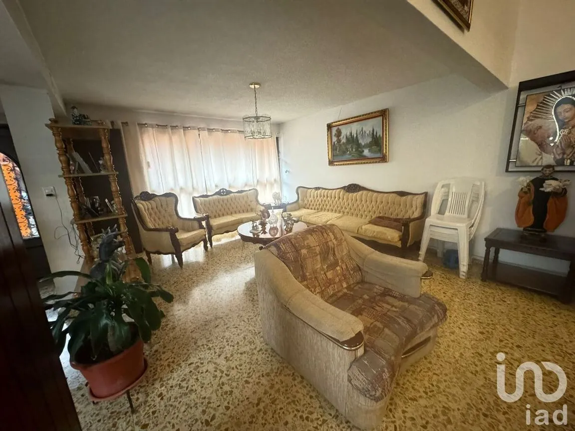 Casa en Venta en Viveros de La Loma, Tlalnepantla de Baz, Estado De México | NEX-226701 | iad México | Foto 3 de 25