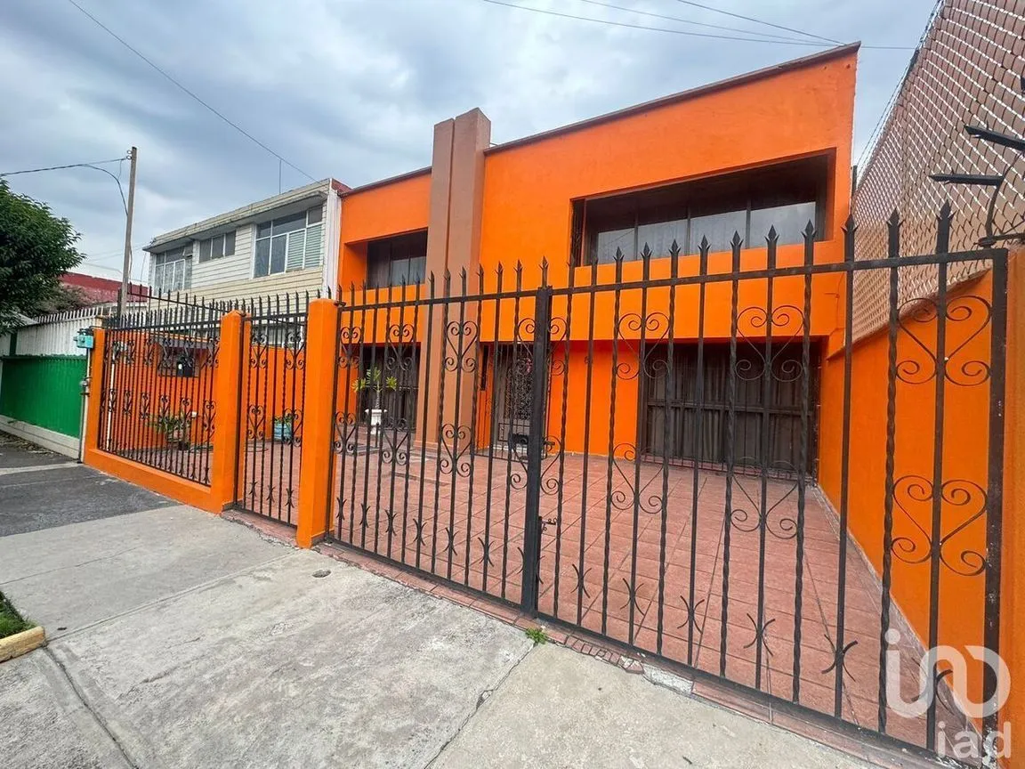 Casa en Venta en Viveros de La Loma, Tlalnepantla de Baz, Estado De México | NEX-226701 | iad México | Foto 1 de 25