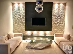 NEX-274480 - Casa en Venta, con 3 recamaras, con 3 baños, con 324.27 m2 de construcción en Bosque Esmeralda, CP 52930, Estado de México.