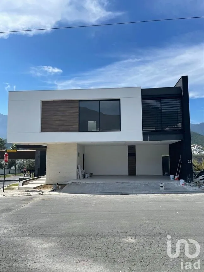 Casa en Venta en Encinos del Vergel, Monterrey, Nuevo León | NEX-103954 | iad México | Foto 1 de 21