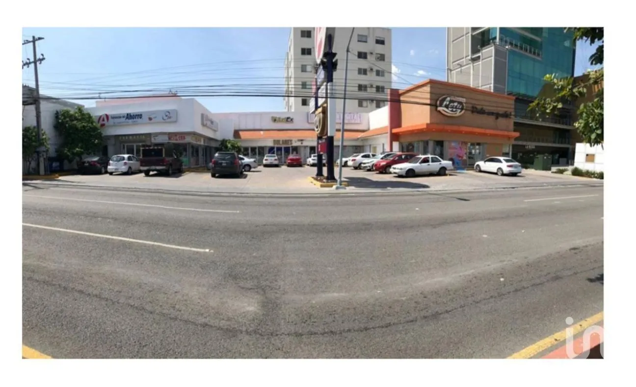 Local en Renta en Del Valle, San Pedro Garza García, Nuevo León | NEX-230139 | iad México | Foto 1 de 2