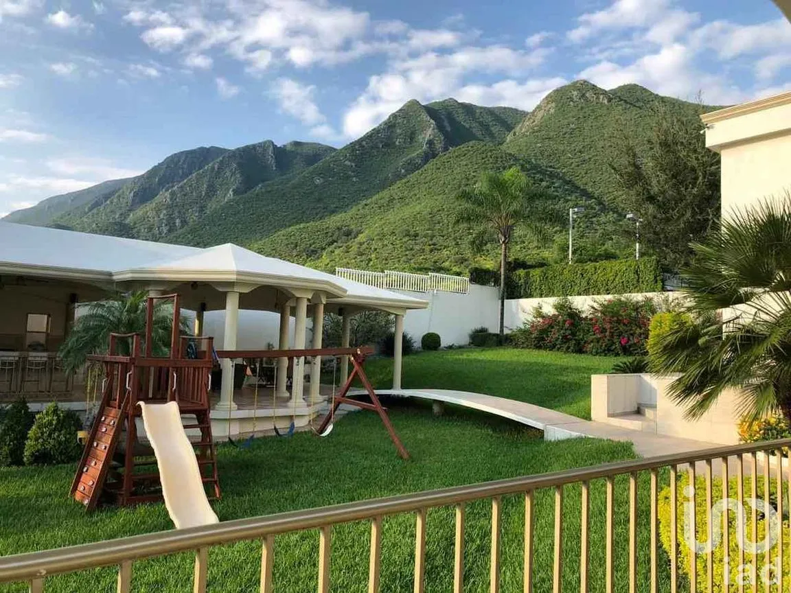Casa en Venta en Portal del Huajuco, Monterrey, Nuevo León | NEX-270365 | iad México | Foto 8 de 22