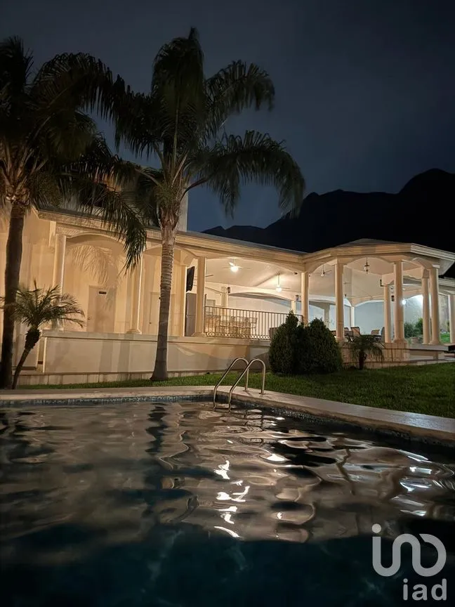 Casa en Venta en Portal del Huajuco, Monterrey, Nuevo León | NEX-270365 | iad México | Foto 1 de 22