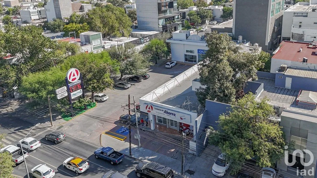 Local en Renta en Del Valle, San Pedro Garza García, Nuevo León | NEX-288523 | iad México | Foto 3 de 4