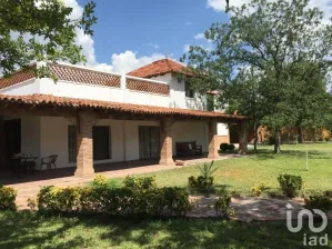 NEX-72308 - Casa en Venta, con 3 recamaras, con 3 baños, con 450 m2 de construcción en Los Valdez, CP 25209, Coahuila de Zaragoza.