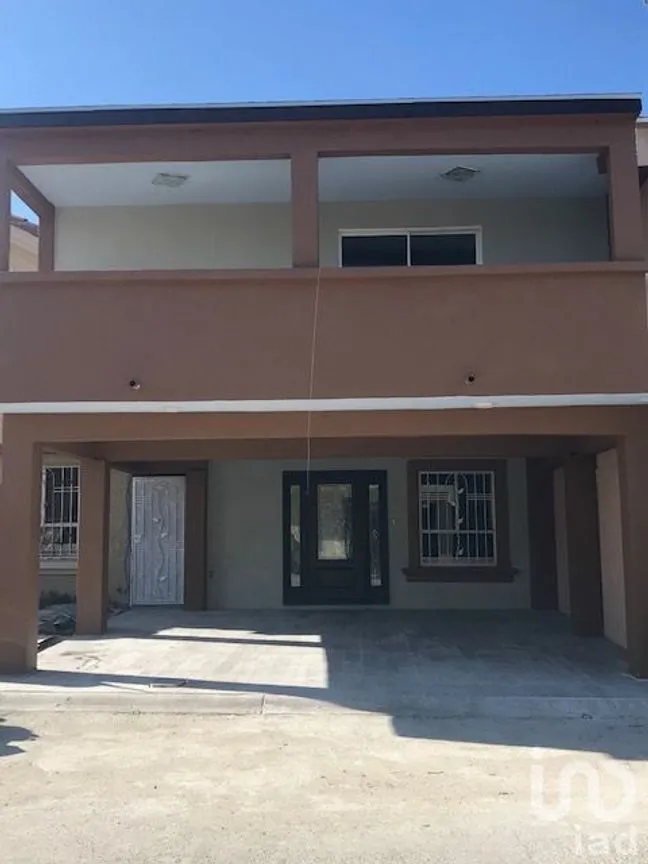 Casa en Renta en Villa Residencial Santa Fe 3a Sección, Tijuana, Baja California | NEX-228188 | iad México | Foto 3 de 38